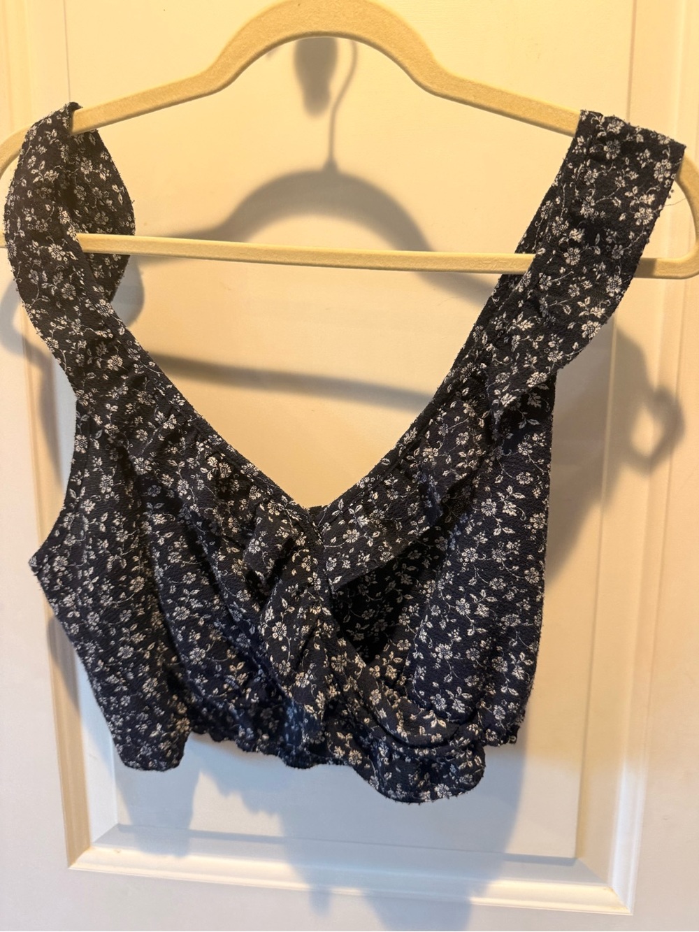 Lucy Love Navy Floral Ruffle Crop Top – Medium